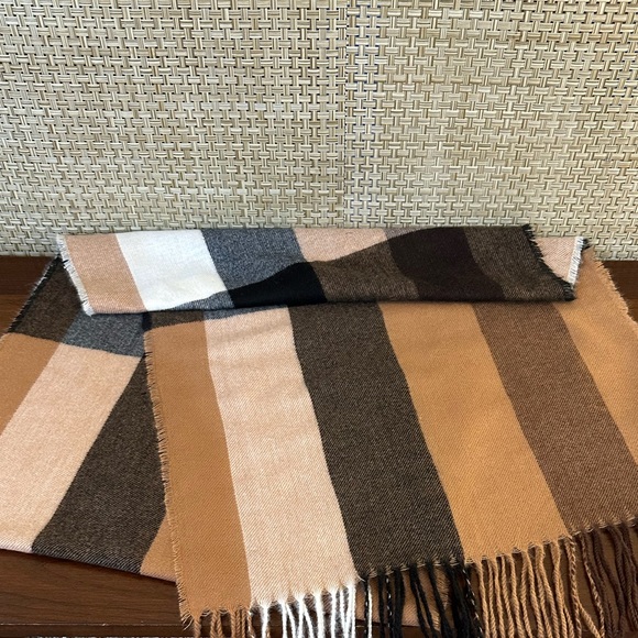 Oversized Soft Black & Tan Burberry Style Plaid Acrylic Scarf by Jenni - Picture 2 of 7